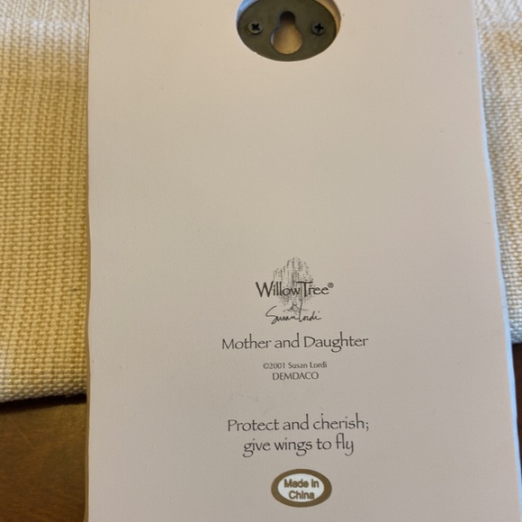 Willow Tree Mother and Daughter 2001 Plaque by Susan Lordi Wall Hanging - Picture 4 of 5